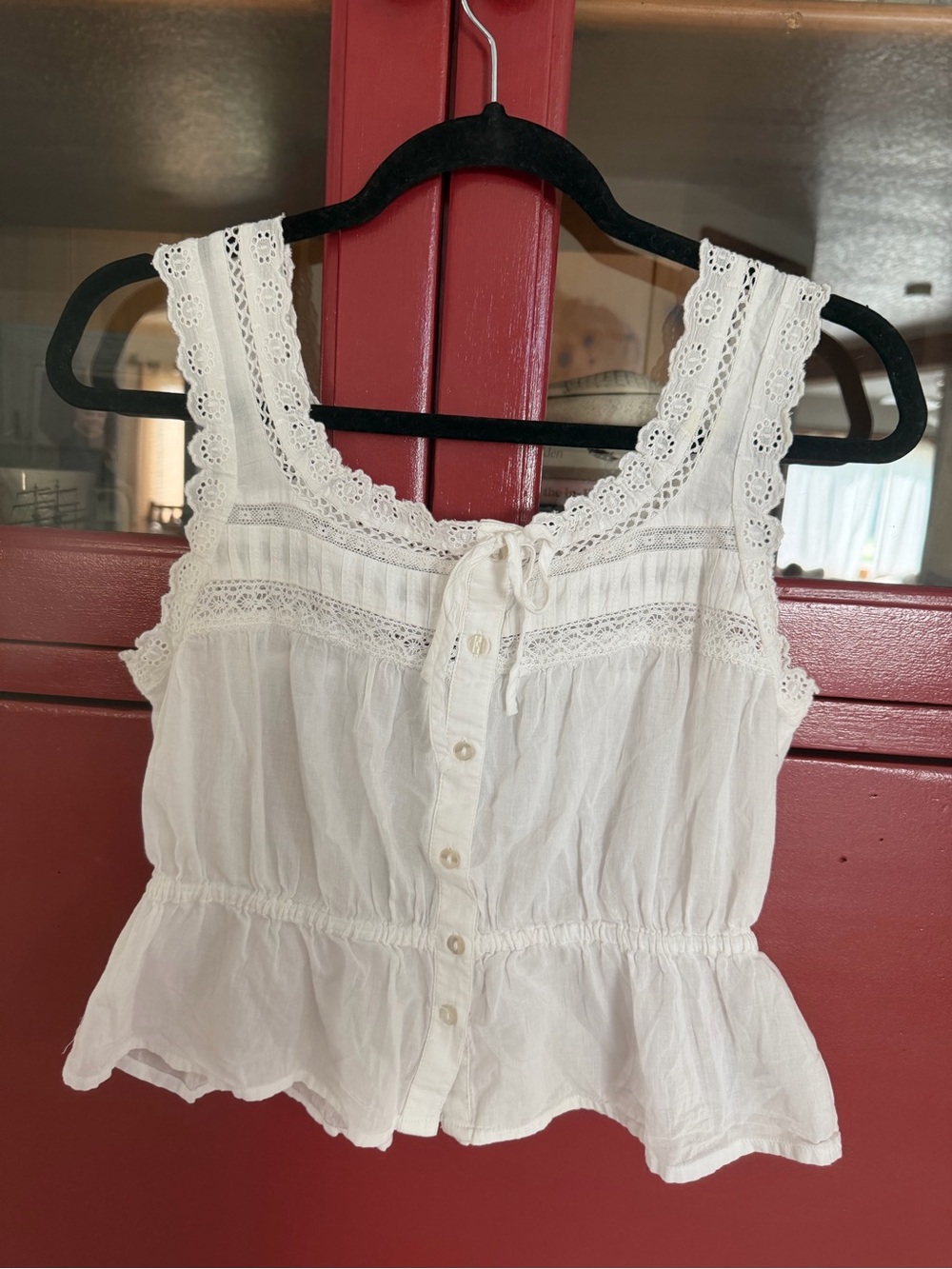 GAP White Lace-Trim Button Front Cotton Camisole. 90s chic